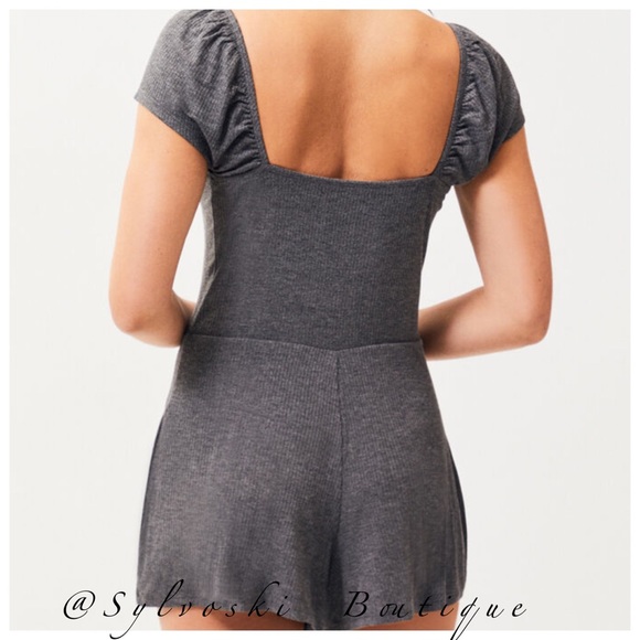 🔥LA Hearts Short Sleeve Knit Romper NWT - Picture 2 of 5